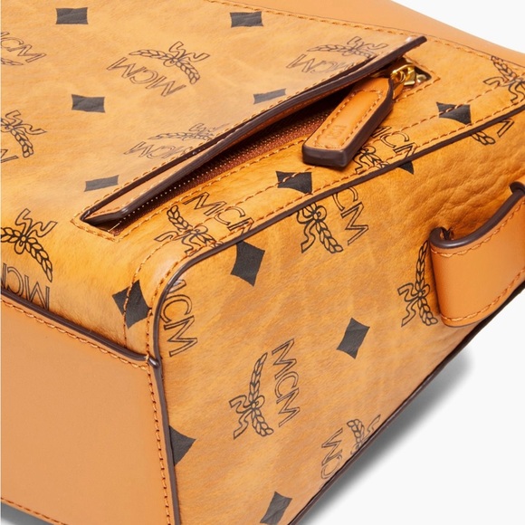 MCM DIAMANT LEATHER CROSSBODY BAG - Picture 7 of 17